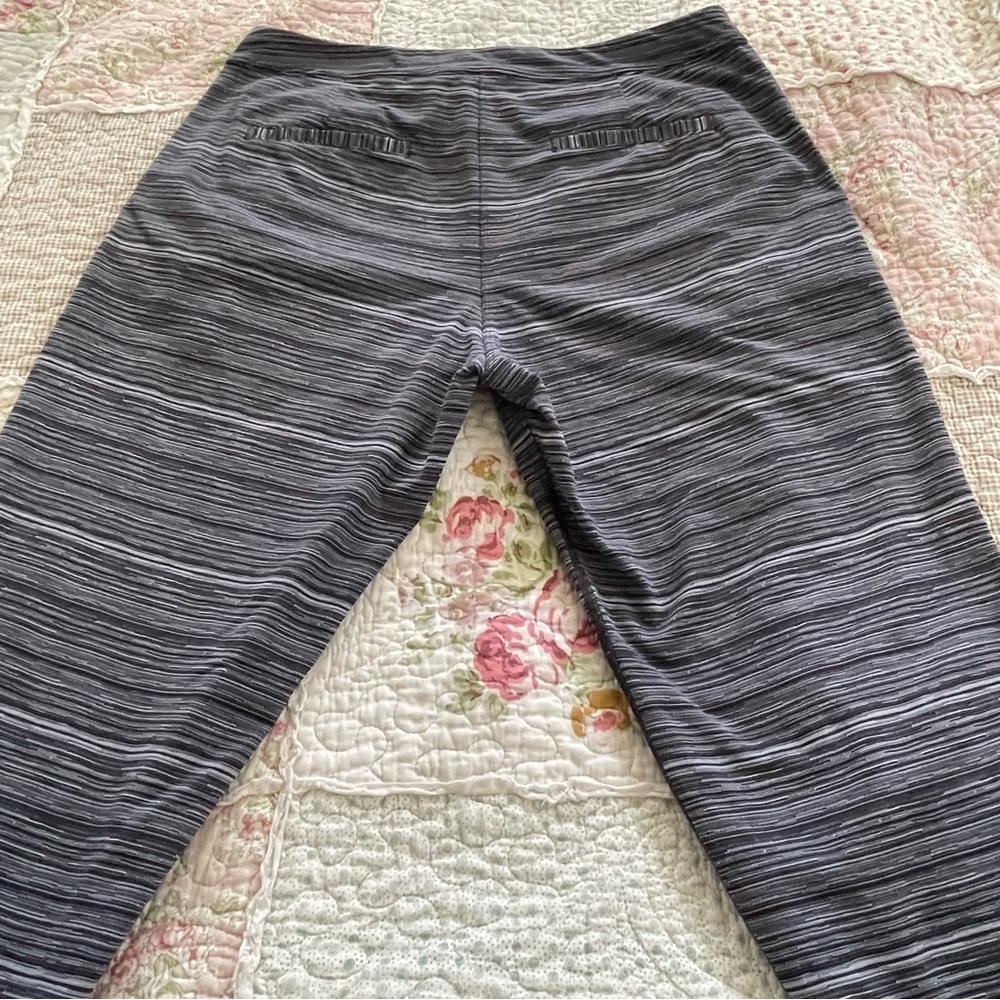 Lululemon Jet Crop Pants Gray Stripes Drawstrings 2 Side Pockets Women Size 8 - Picture 7 of 11